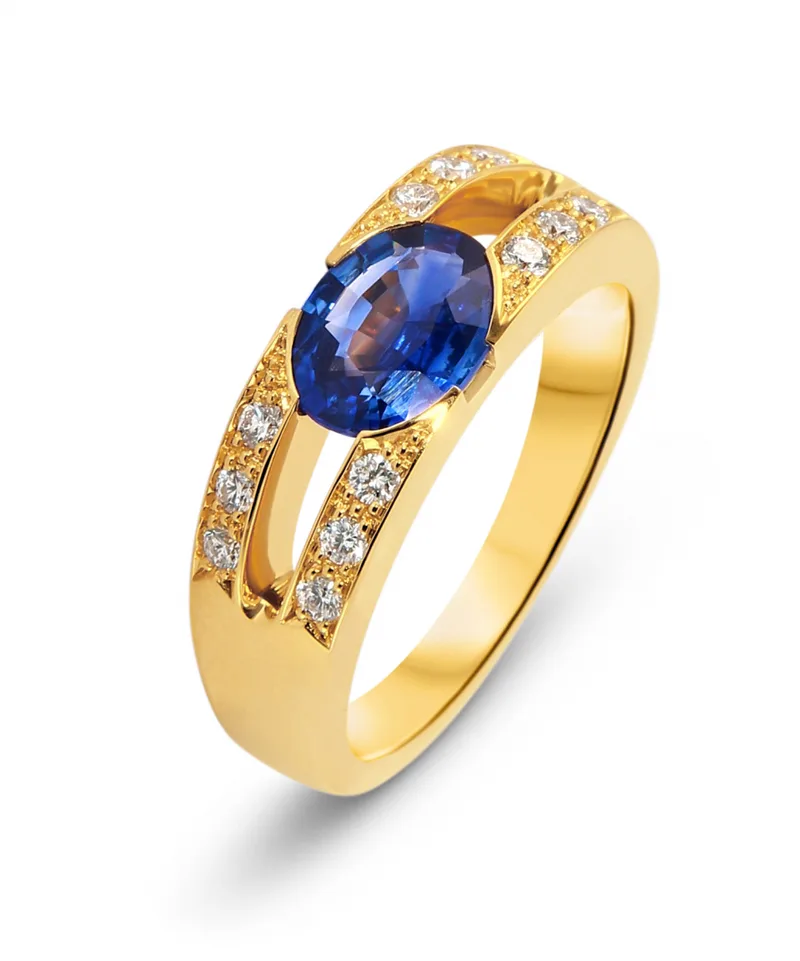Bague Saphir Bleu Ovale 8x6mm et Diamants en Or Jaune 750 pour femme - Bijoux Trabbia Vuillermoz
