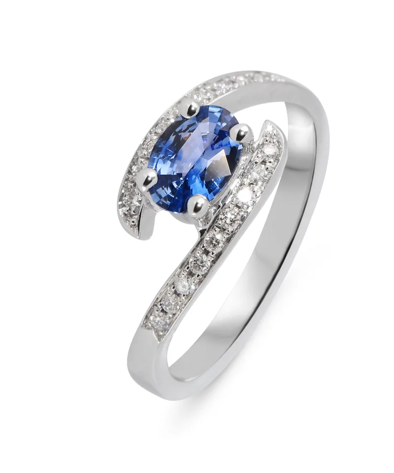 Bague Saphir Bleu de Ceylan Ovale 7x5mm et Diamants en Or Blanc 750 pour femme - Bijoux Trabbia Vuillermoz